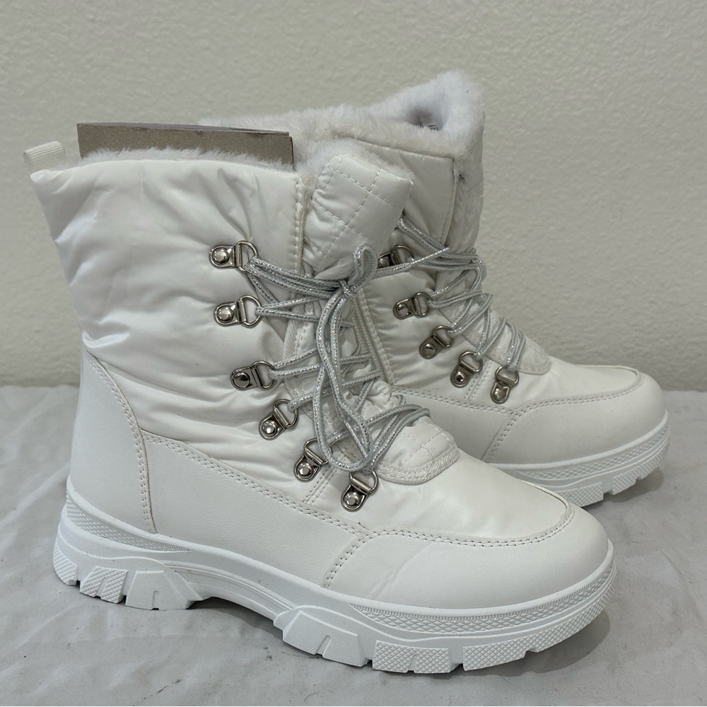Women’s snow boots